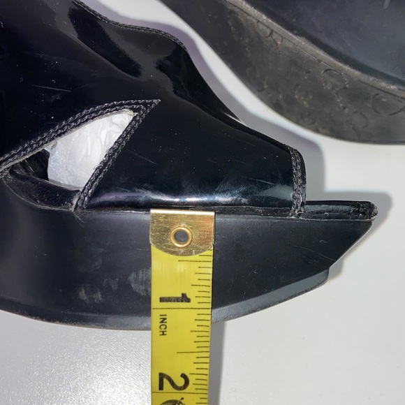 Classy, Fun, Flirty Jessica Simpson Patent Wedges, Black 7.5 - Picture 8 of 10